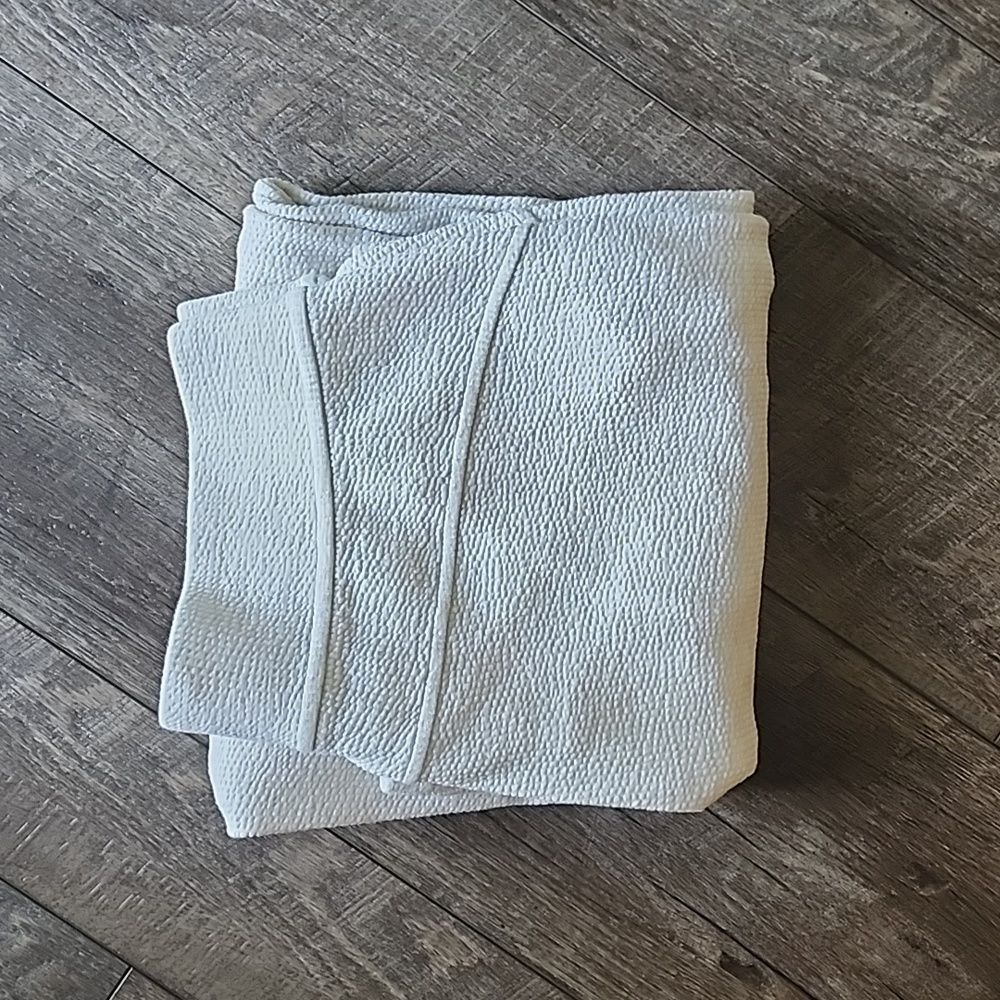 EUC lululemon Ribbed Straight Leg Super Hi-Rise Crop size 8 Heathered White Opal